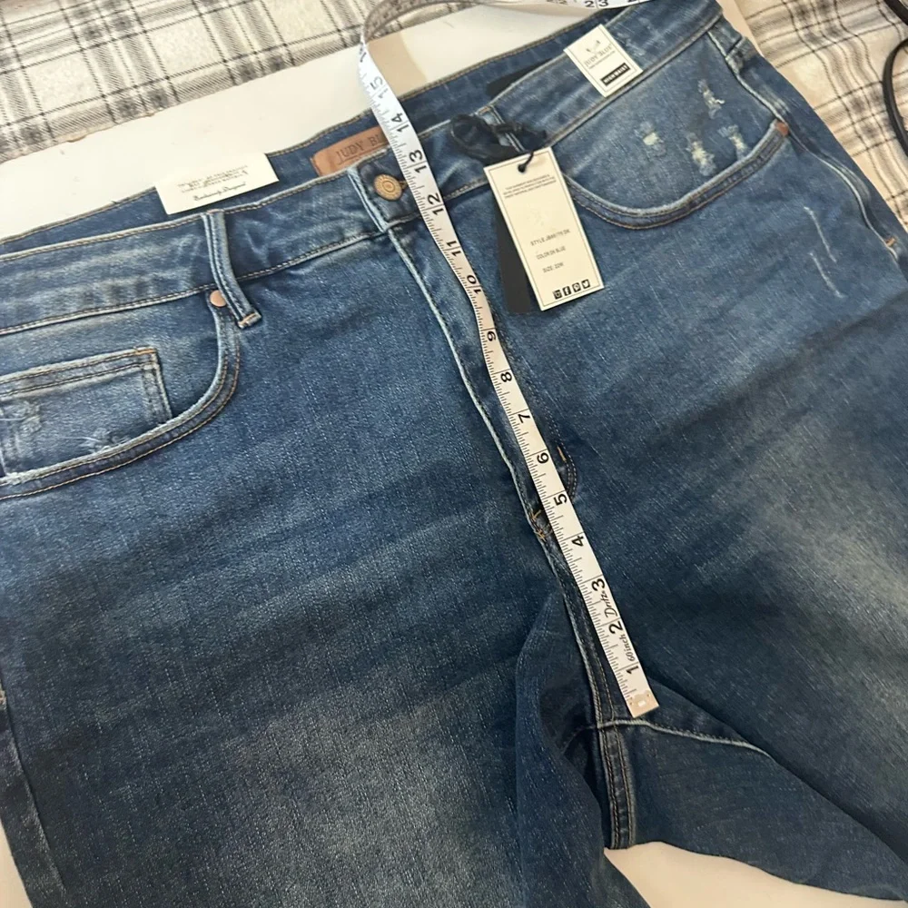 Judy Blue HiWaist Slim Fit Tummy Control Dark Wash Slight Distress Jeans NWT 22W